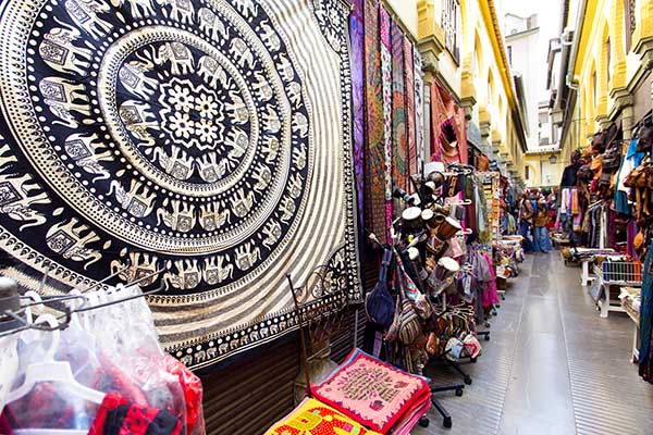 La Alcaicería market in Granada | Go2Alhambra.com